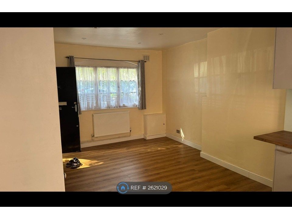 Property photo 2 of 10 Living Room