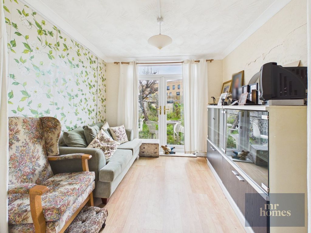 Property photo 3 of 21