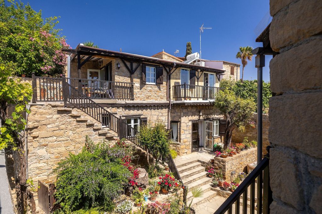 Property photo 1 of 36