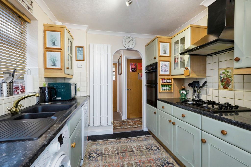 Property photo 3 of 14