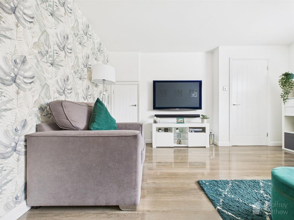 Property photo 2 of 21 Cam02365G0-Pr0351-Still009.Jpg