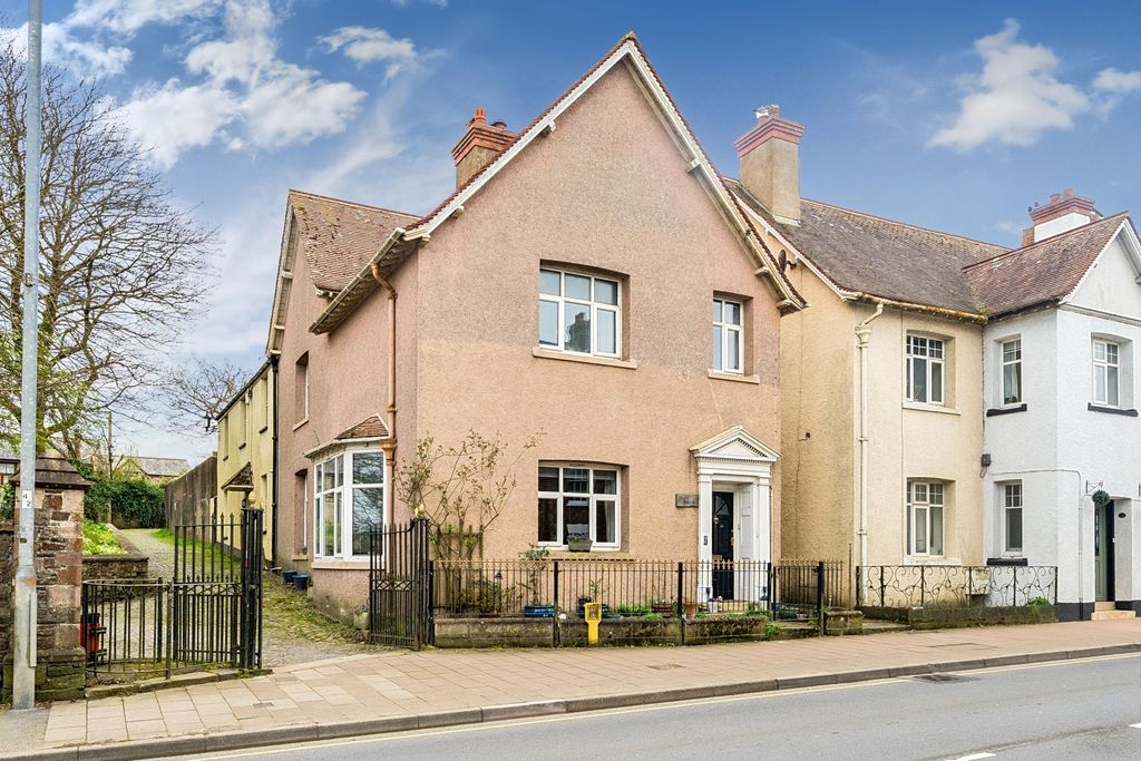 Property photo 1 of 19 1438519-21-69cd5Beb58004