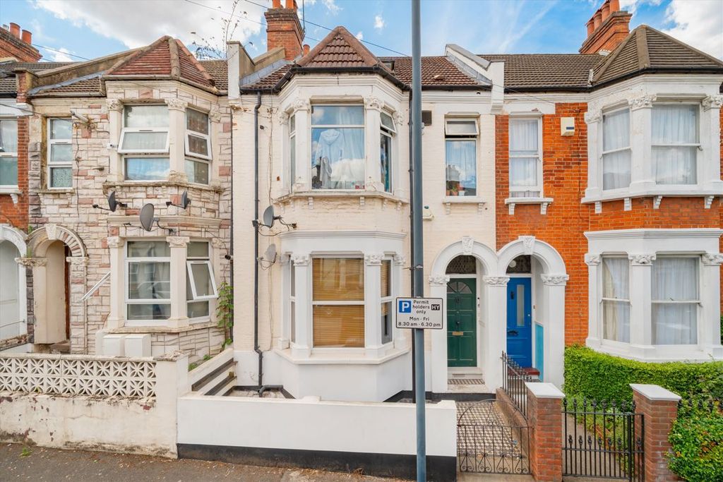 Property photo 1 of 6
