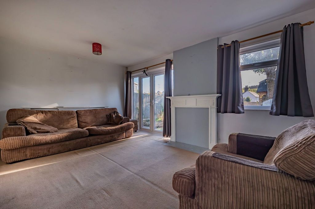 Property photo 2 of 16