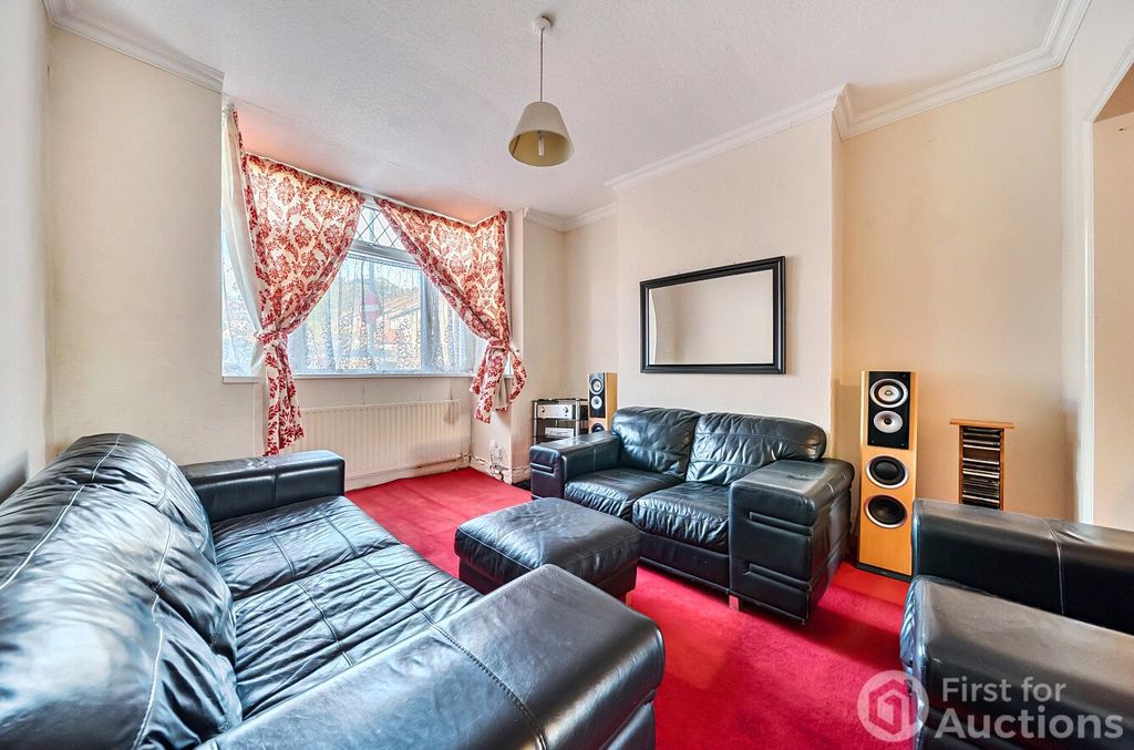 Property photo 2 of 13 2