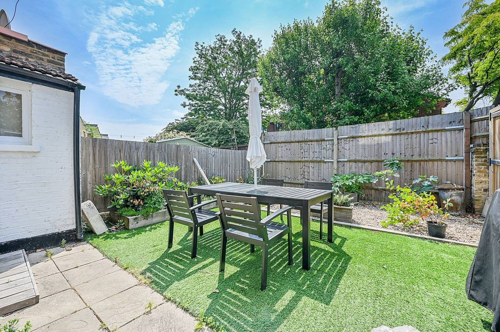 Property photo 3 of 4