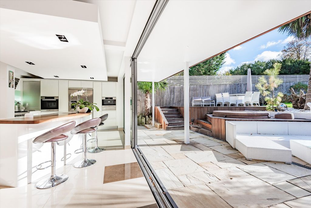 Property photo 1 of 15 Image