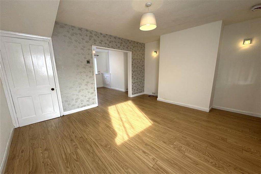 Property photo 3 of 13 (Main)