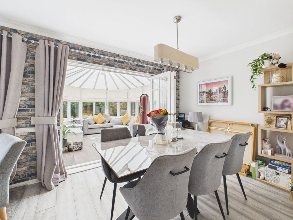 Property photo 3 of 28 Dining Area