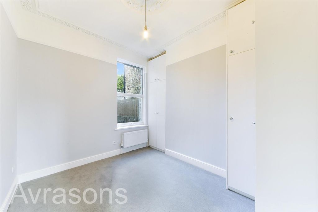 Property photo 3 of 10 Bedroom