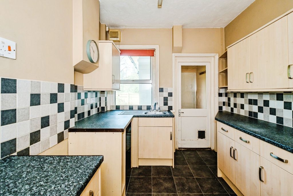 Property photo 3 of 18 Pbox-Img.Jpg