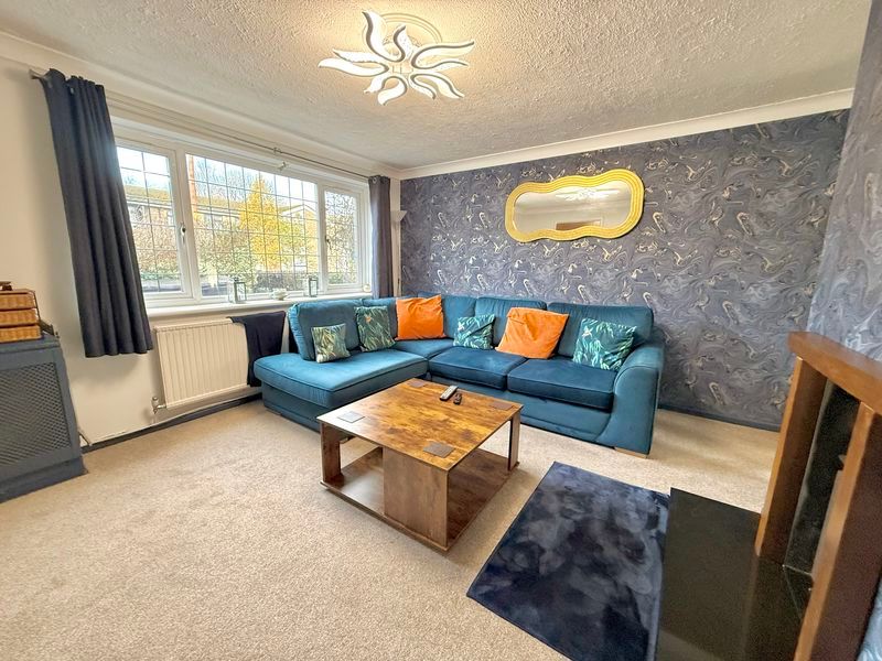 Property photo 2 of 17 Lounge