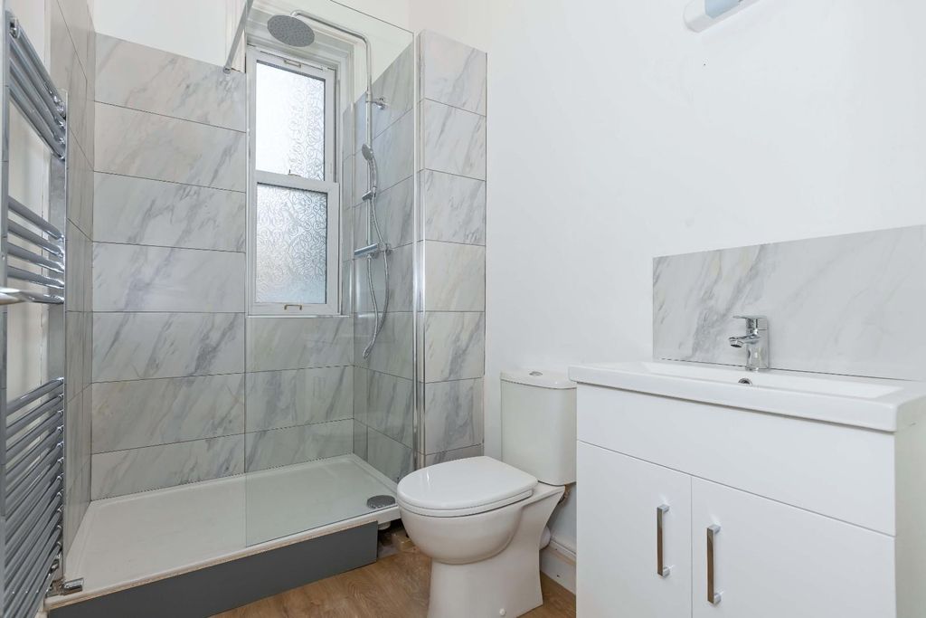 Property photo 3 of 8 5A Denmark Villas_1.Jpg