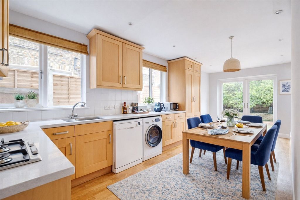 Property photo 2 of 27 Picture No. 47