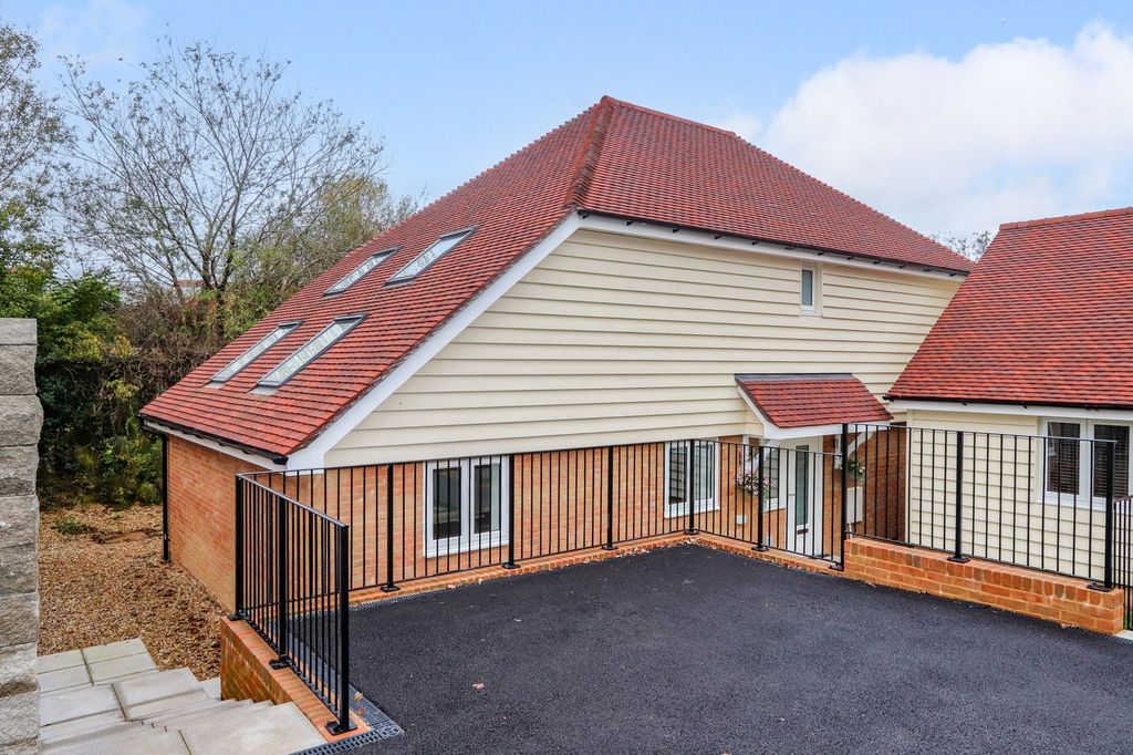 Property photo 1 of 23