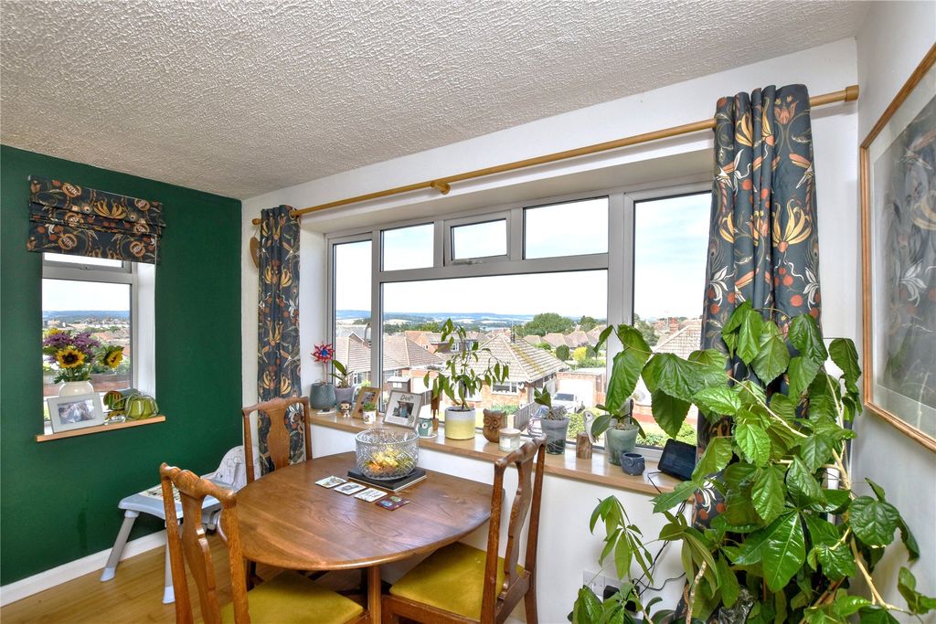 Property photo 2 of 14 Dining Area