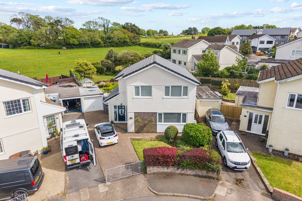 Property photo 1 of 31