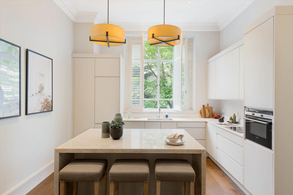 Property photo 3 of 10 Image