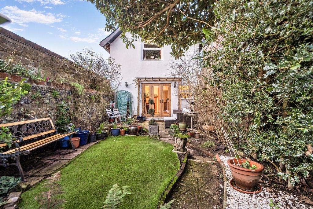 Property photo 2 of 12 1-6980Af05Bb14c-1...