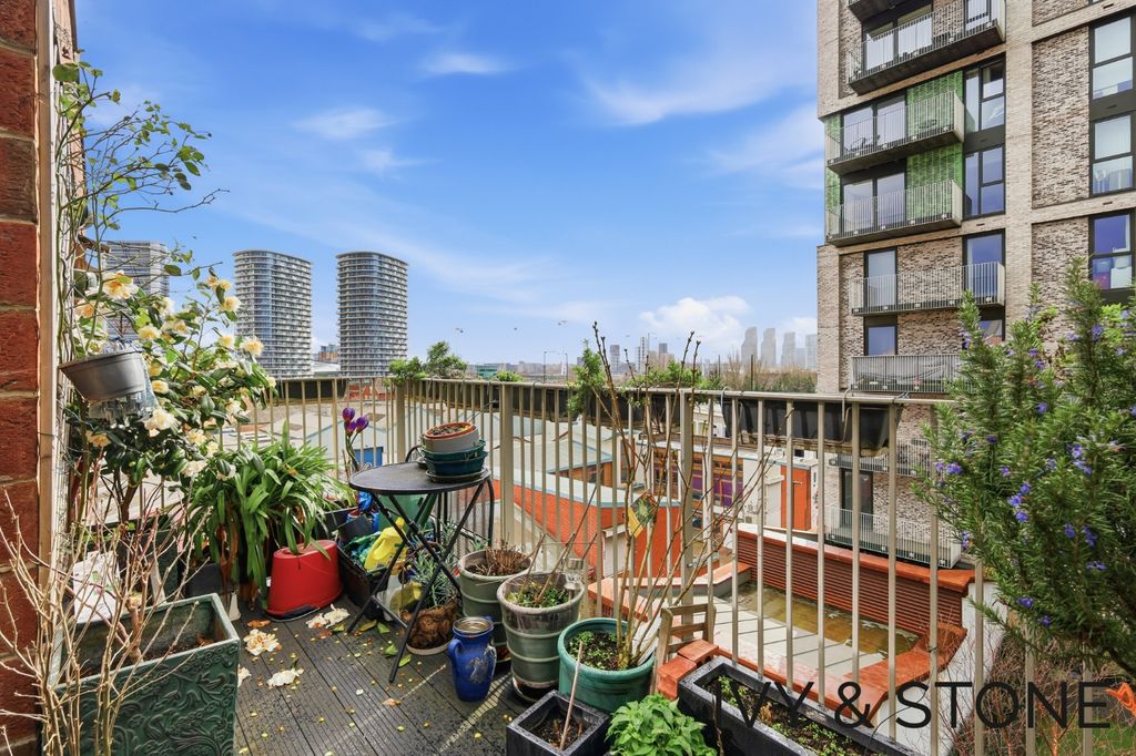 Property photo 3 of 17 4928853