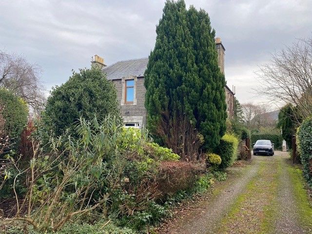 Property photo 2 of 24