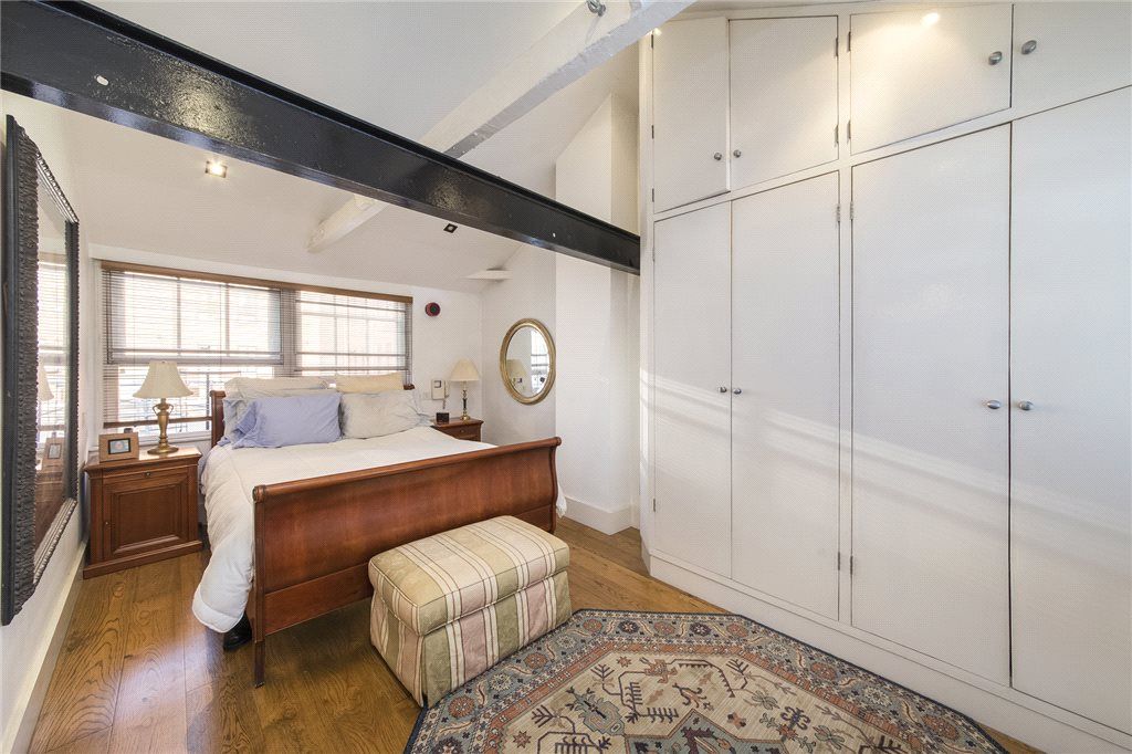 Property photo 2 of 7 Beak Street