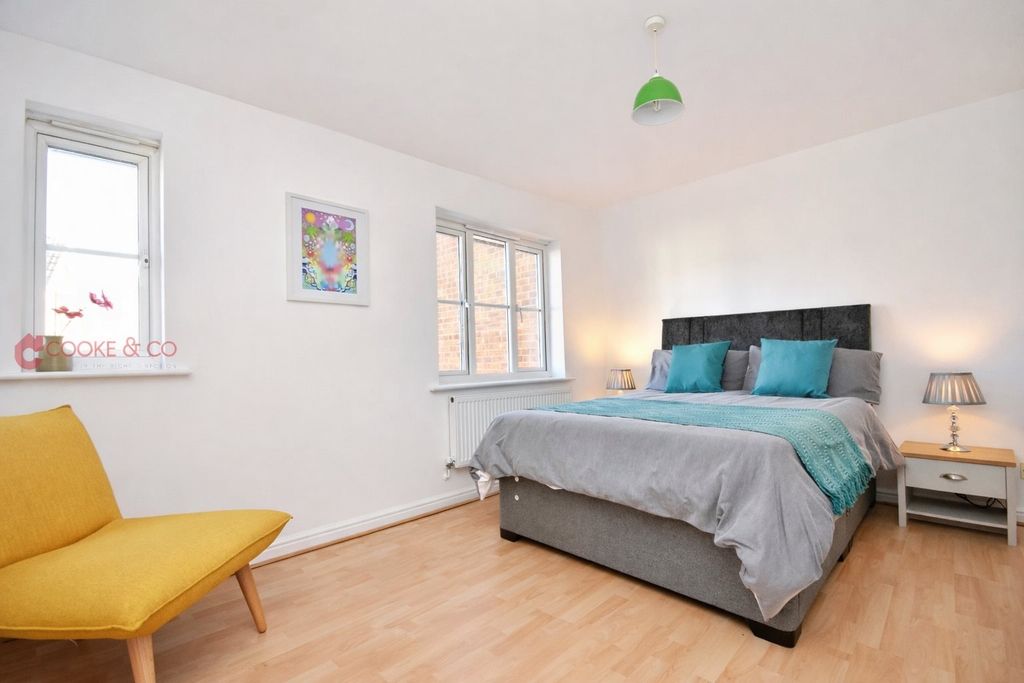 Property photo 3 of 15