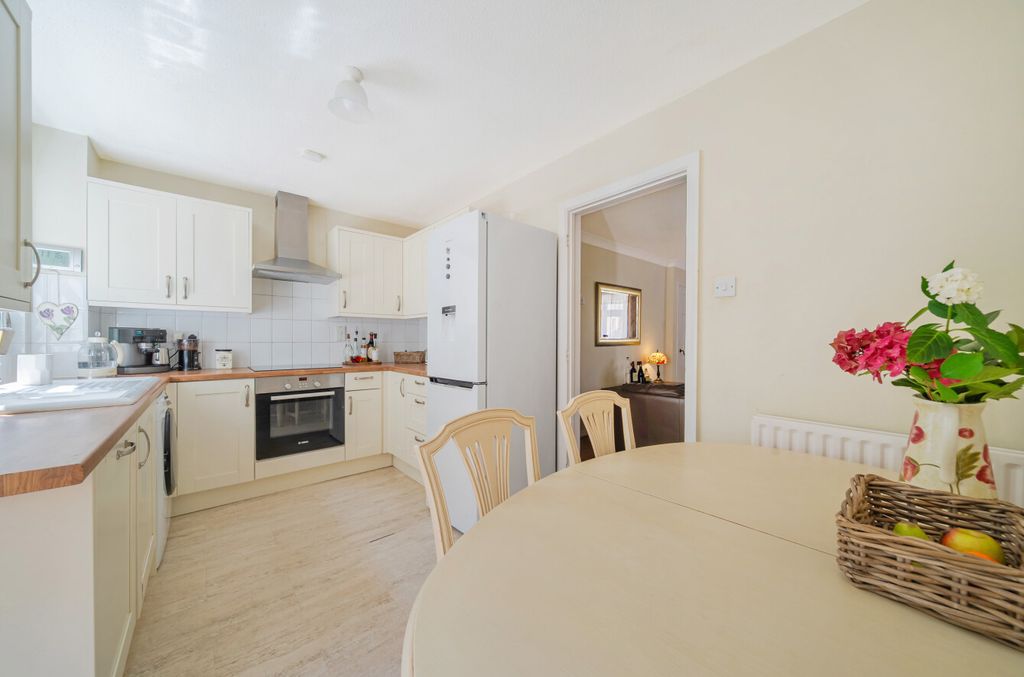 Property photo 3 of 21 1498981-15-6A6c87...