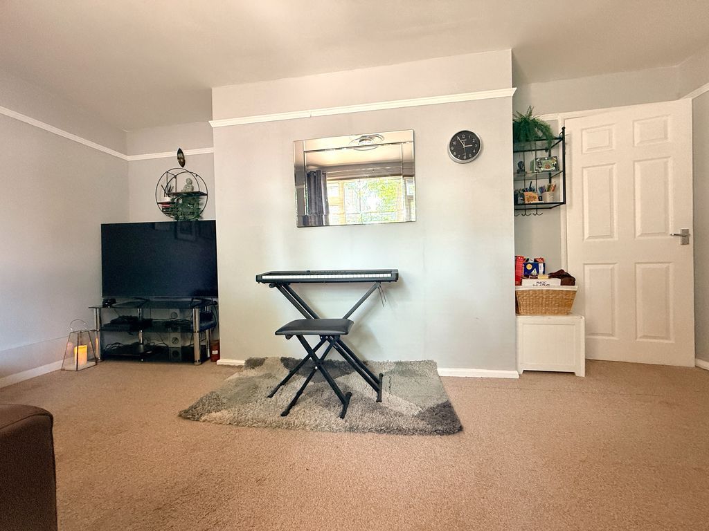 Property photo 3 of 12 Photo 1