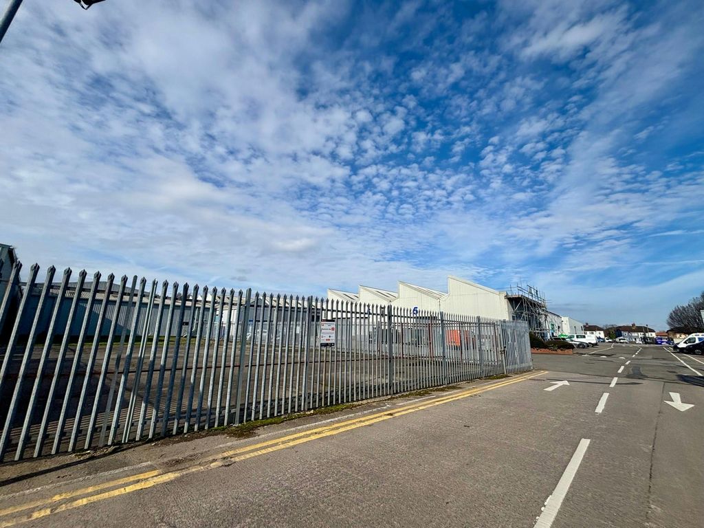 Property photo 1 of 3 Compound B St Catherines 00.Jpg