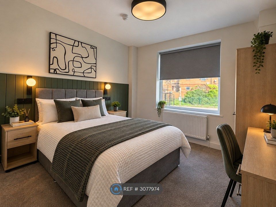 Property photo 2 of 11 Bed 1