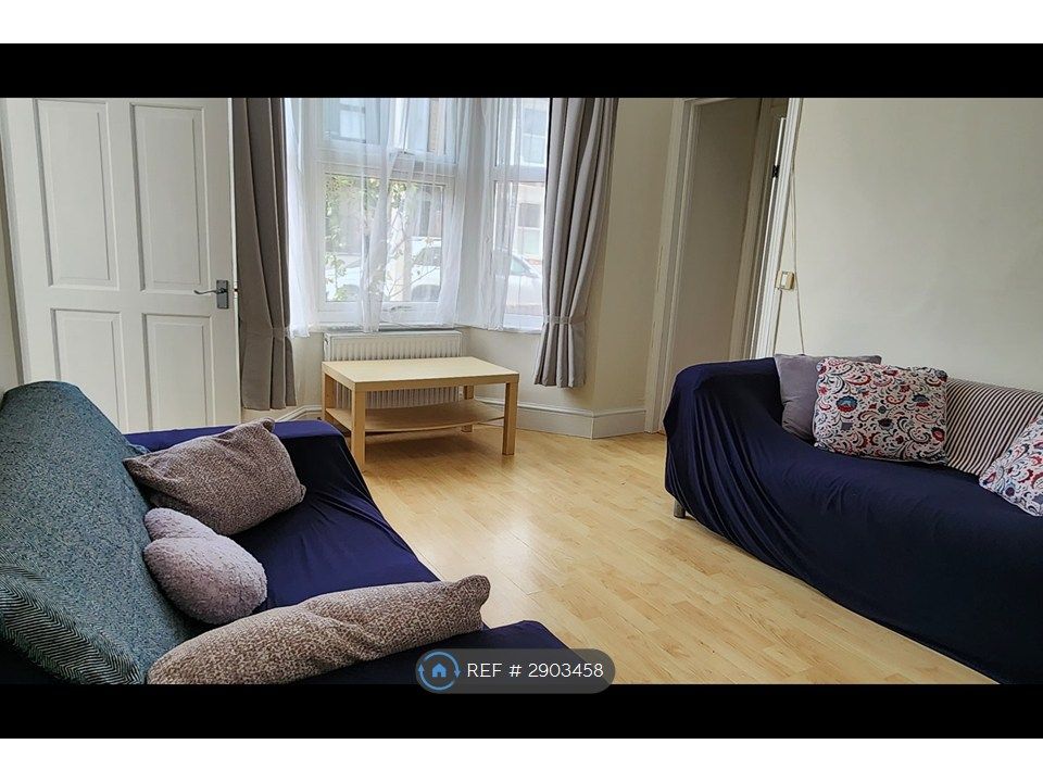 Property photo 2 of 8