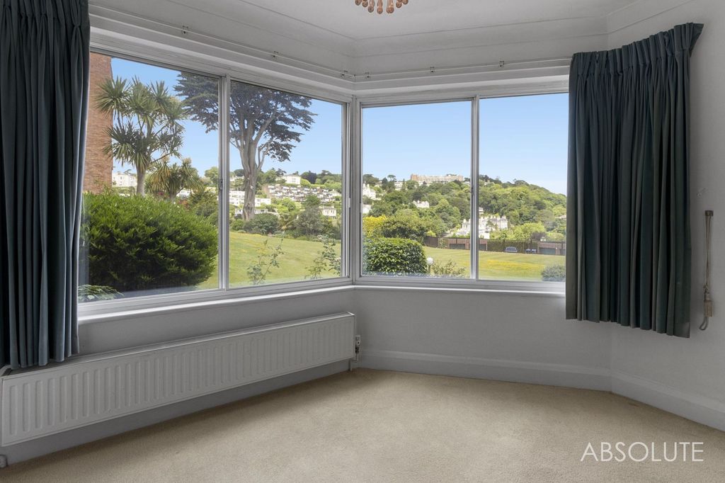 Property photo 3 of 21