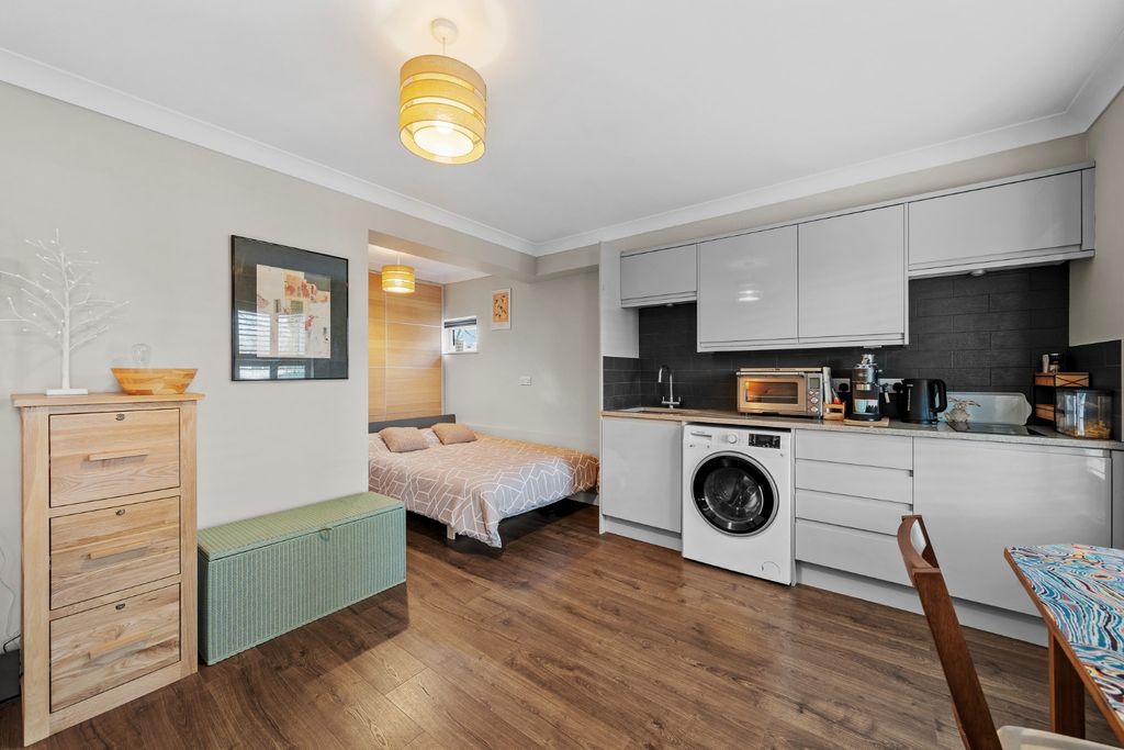 Property photo 3 of 19 4798133