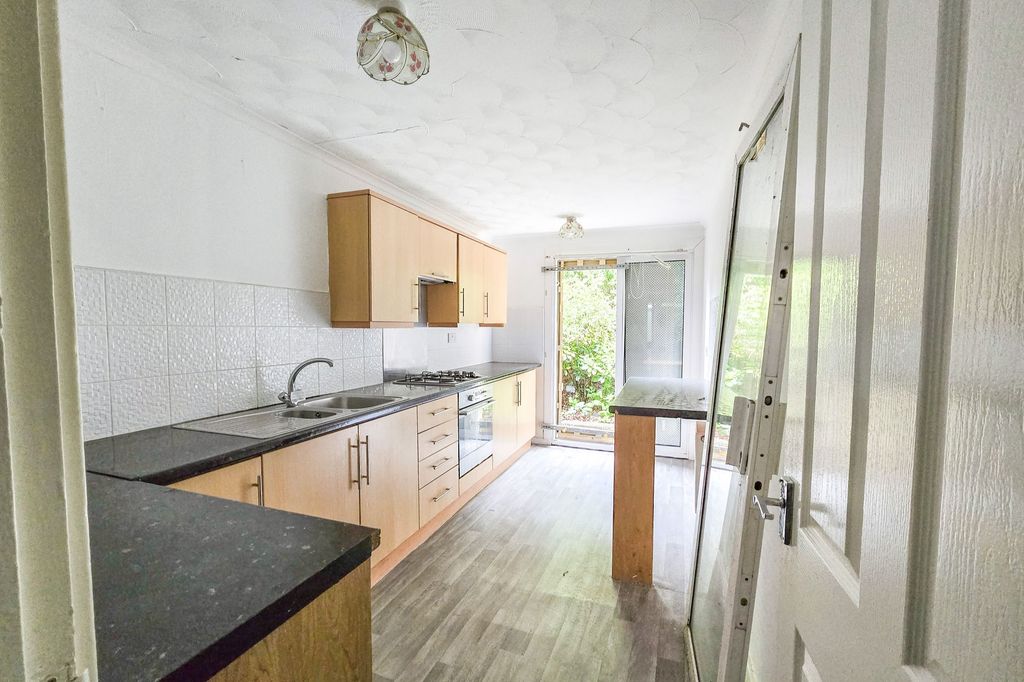 Property photo 3 of 11 15 Edward Jenner Avenue, Netherton, Bootle, L30 5Rp