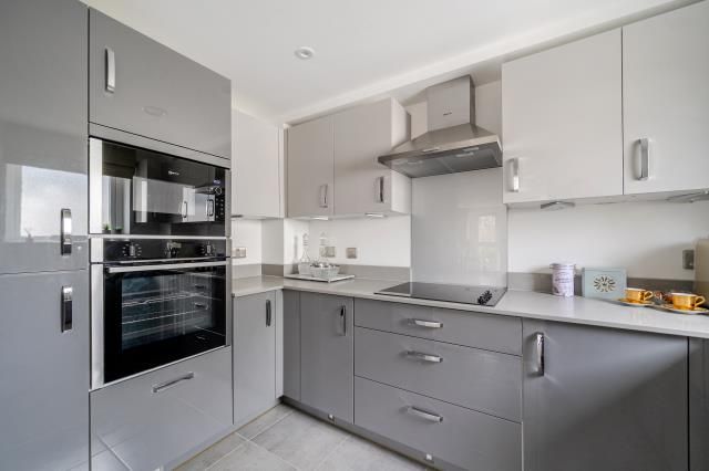 Property photo 2 of 16 Kitchen