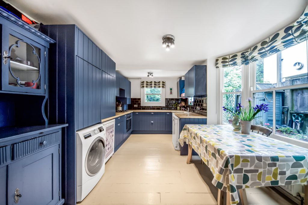 Property photo 3 of 25 Kitchen/Diner