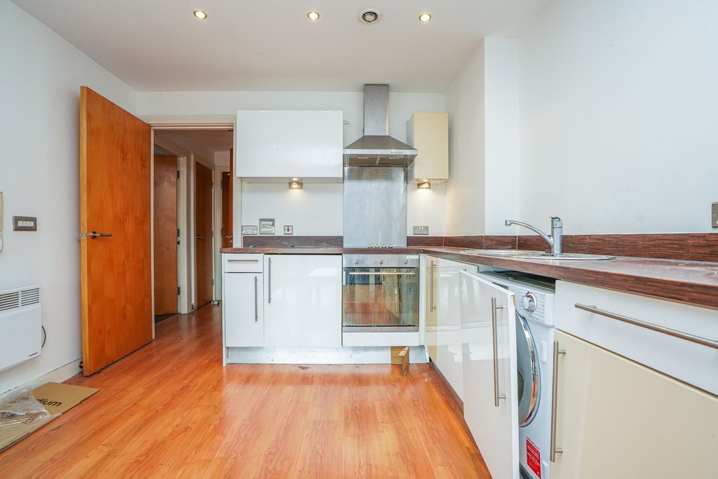 Property photo 2 of 16 Kitchen