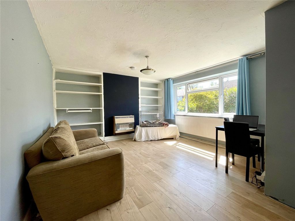 Property photo 2 of 14 Picture No. 11