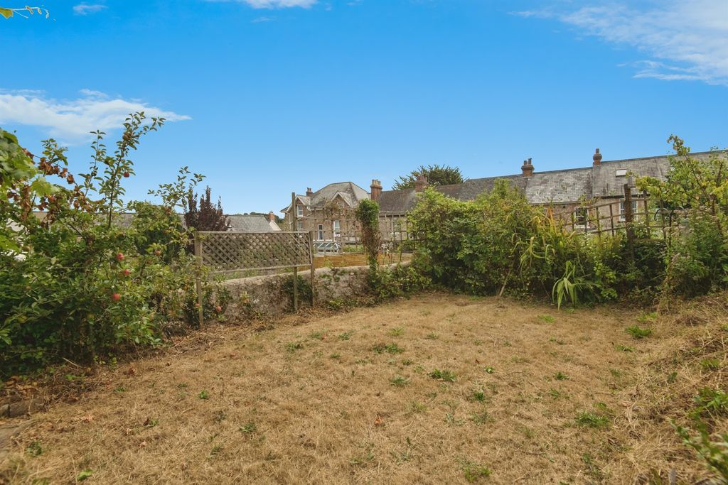 Property photo 2 of 14
