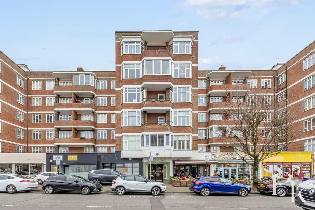 Property photo 2 of 22 Hove Street_Hove Manor_34-016.Jpg