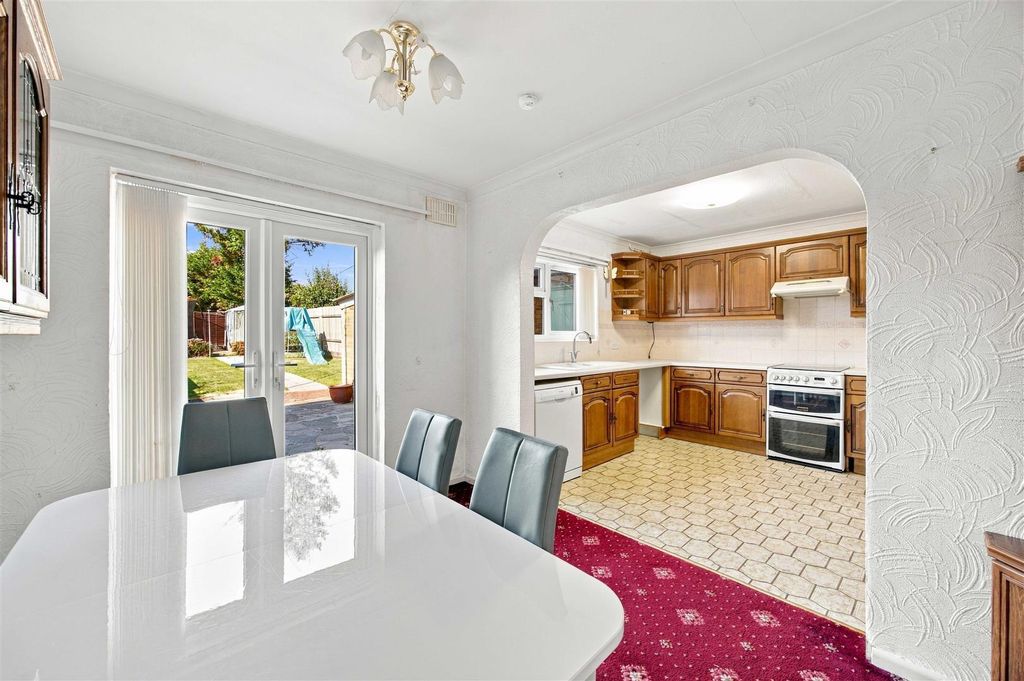 Property photo 3 of 15 Kitchen Diner