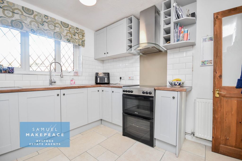 Property photo 3 of 28 Gallery