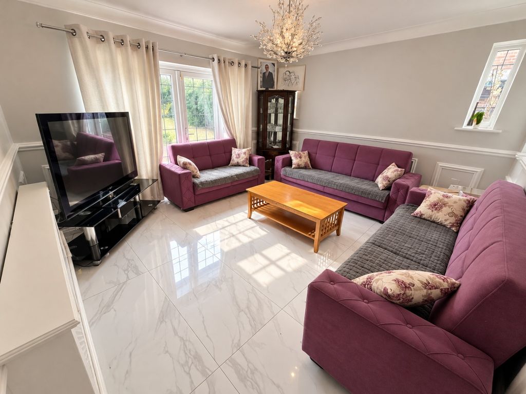 Property photo 3 of 16 5906602