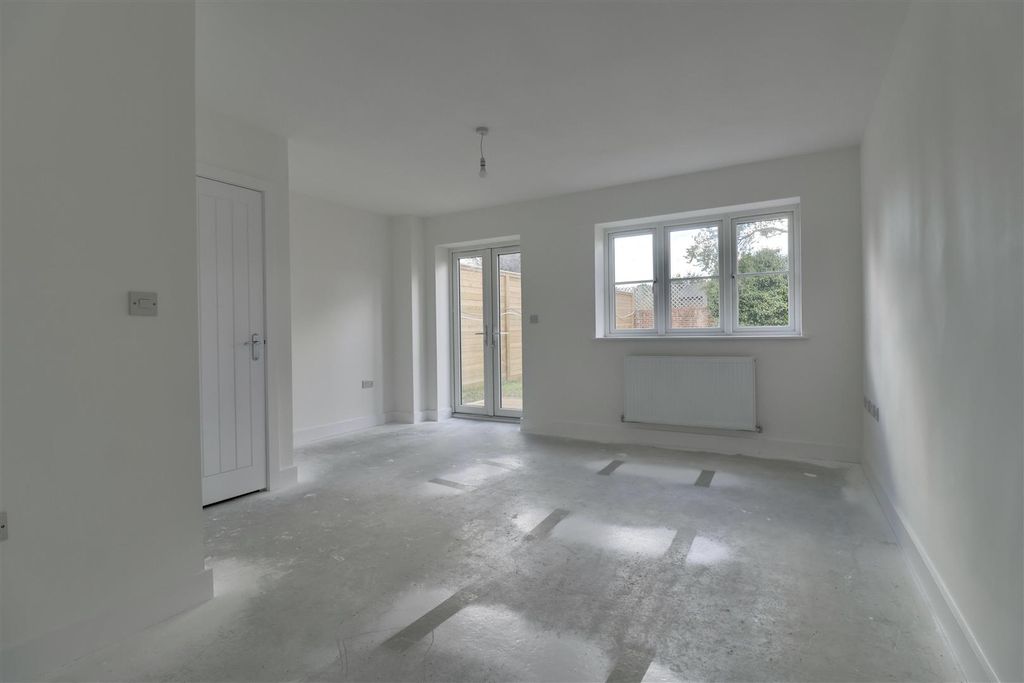 Property photo 3 of 15 F6B2Bba3-47A8-4D75-908F-Ca39B9E867A0_1_201_A.Jpeg