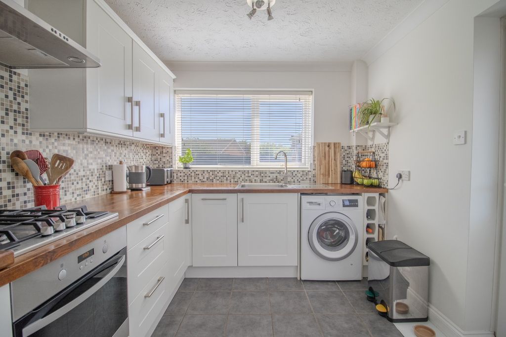 Property photo 2 of 19 5297013