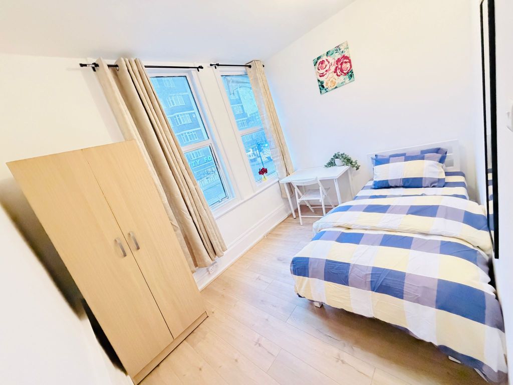 Property photo 2 of 8