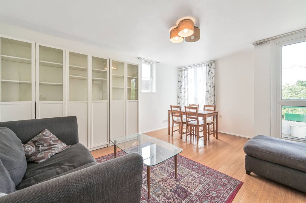 Property photo 2 of 9