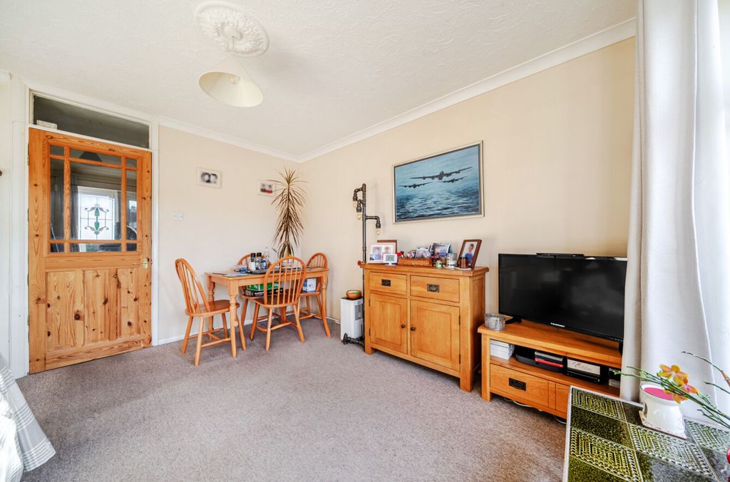 Property photo 3 of 17