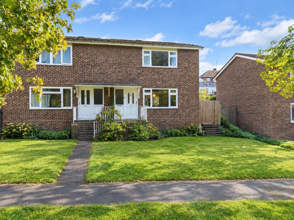 Property photo 1 of 11 19Linchfield.Jpeg